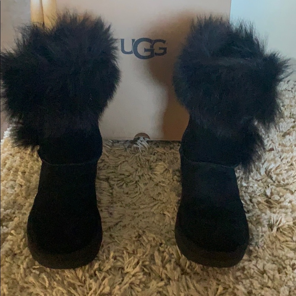 UGG WOMEN BOOTS SIZE 6